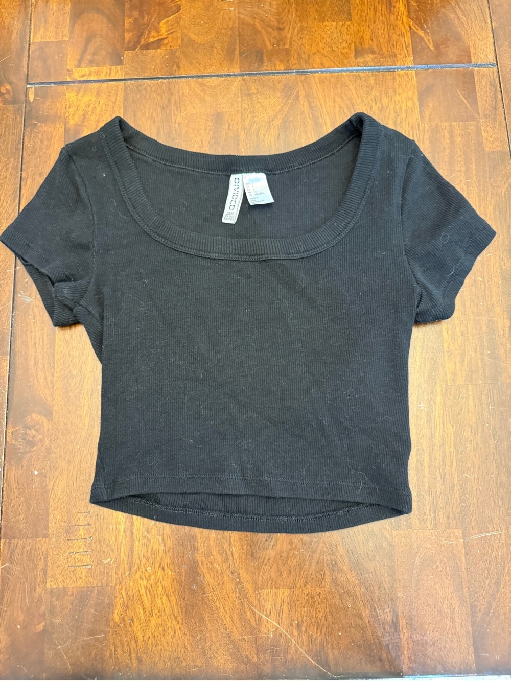 Black Scoop Neck Crop Top